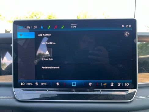 Certified 2025 Volkswagen Tiguan SEL R-Line AWD/4WD image 17