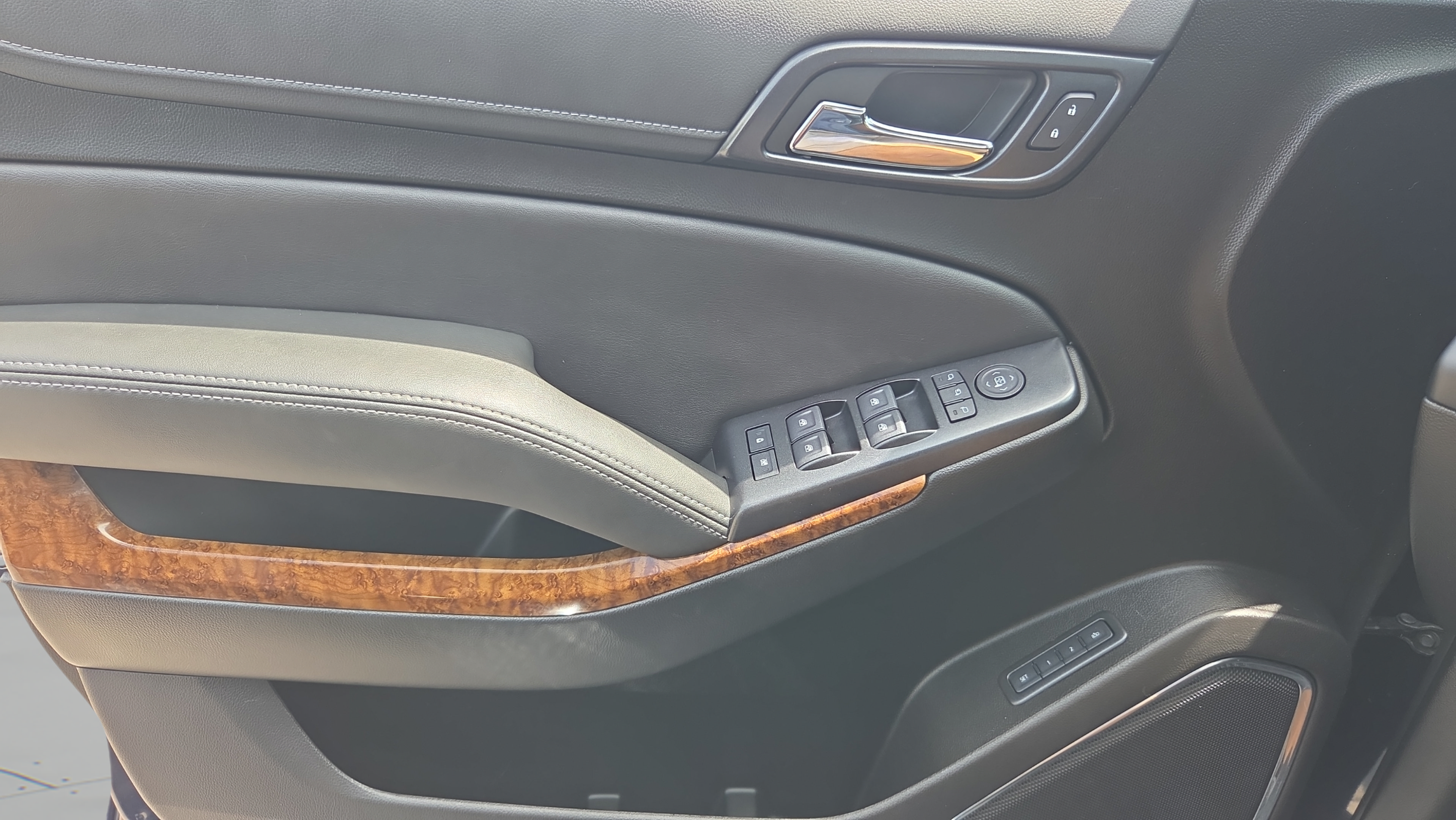 Used 2019 Chevrolet Tahoe Premier AWD/4WD image 28