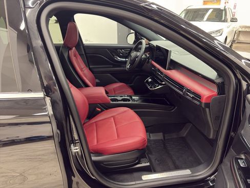 Used 2025 Lincoln Corsair Grand Touring w/ Equipment Group 302A image 20