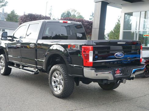 Used 2017 Ford F250 Lariat w/ Chrome Package image 3