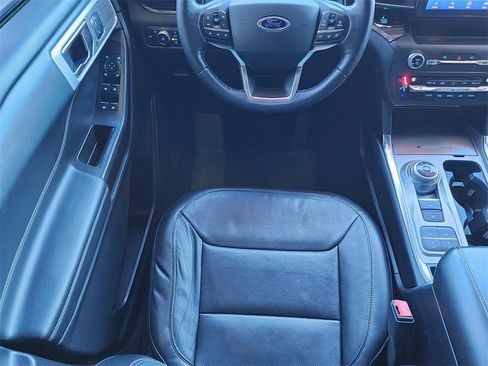 Used 2020 Ford Explorer Limited w/ Class III Trailer Tow Package image 11