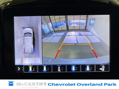 Used 2020 Chevrolet Traverse LT w/ LT Premium Package AWD/4WD image 23