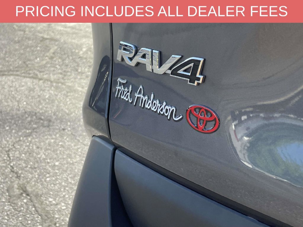 Used 2025 Toyota RAV4 XLE AWD/4WD image 19