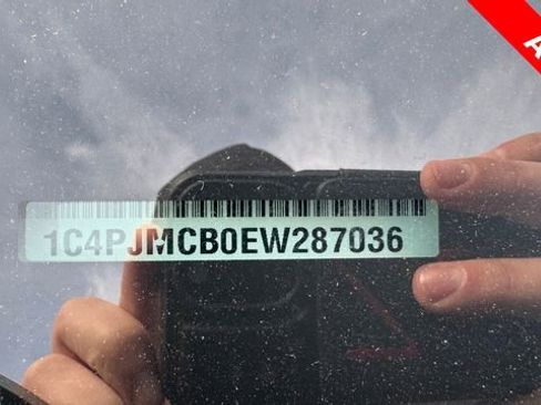 Used 2014 Jeep Cherokee Latitude w/ Comfort/Convenience Group image 31