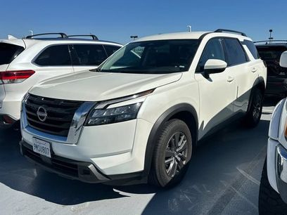 Used 2024 Nissan Pathfinder SV