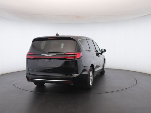 New 2026 Chrysler Pacifica Select image 26