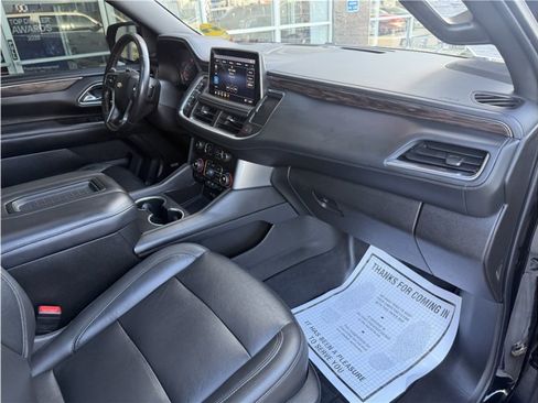 Used 2021 Chevrolet Suburban LT RWD image 34