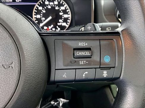 Used 2023 Nissan Rogue SV AWD/4WD image 19