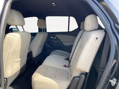 Used 2022 Chevrolet Traverse LS FWD image 13
