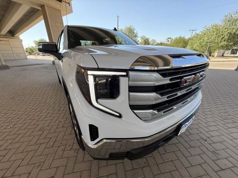 New 2026 GMC Sierra 1500 SLE image 15