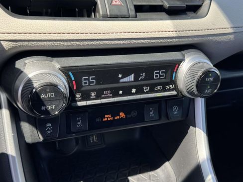 Used 2023 Toyota RAV4 XLE w/ XLE Grade Weather Package AWD/4WD image 31