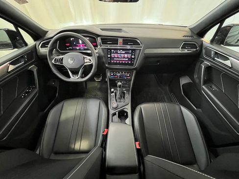 Certified 2024 Volkswagen Tiguan SE R-Line image 14