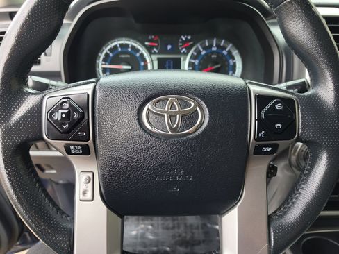 Used 2015 Toyota 4Runner SR5 AWD/4WD image 12