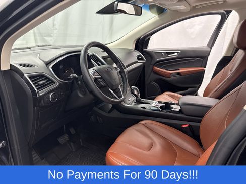 Used 2018 Ford Edge Titanium w/ Equipment Group 302A AWD/4WD image 10