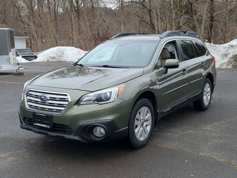 Used 2016 Subaru Outback 2.5i Premium image 2
