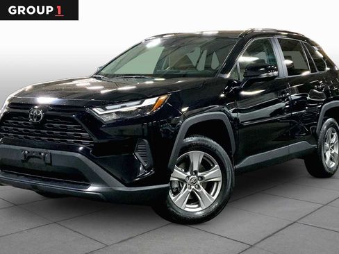 Certified 2025 Toyota RAV4 XLE AWD/4WD image 1
