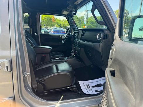 Used 2021 Jeep Wrangler Unlimited Sahara w/ Cold Weather Group AWD/4WD image 10