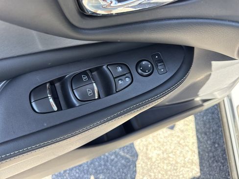Used 2024 Nissan Murano SL FWD image 15