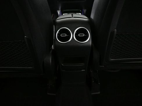 Certified 2022 Mercedes-Benz GLB 250 4MATIC image 18