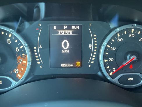 Used 2016 Jeep Renegade Latitude image 5