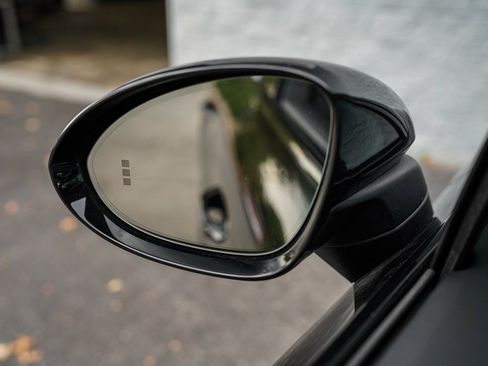 Used 2023 Porsche Cayenne Base w/ Premium Package image 35