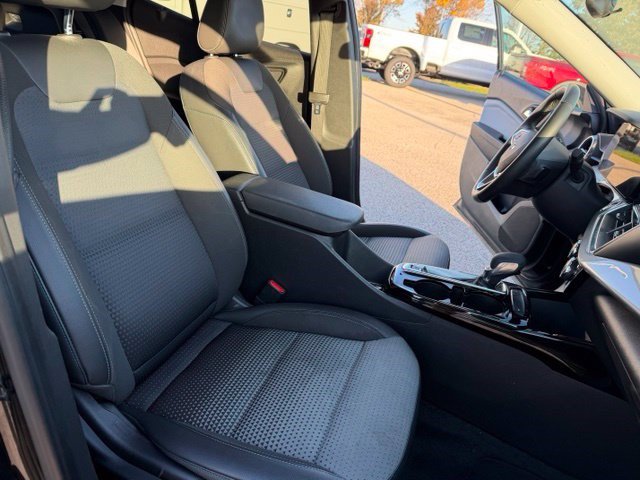 Used 2024 Chevrolet Trax LT w/ LT Convenience Package FWD image 33