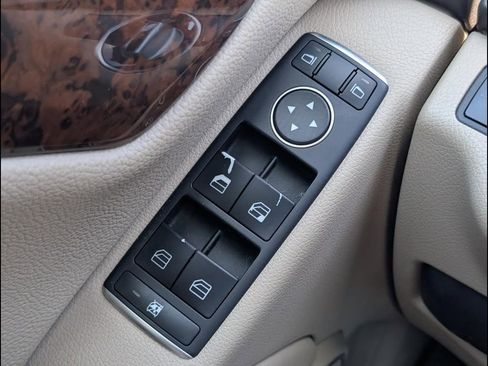 Used 2014 Mercedes-Benz C 250 Sedan image 11