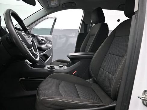 Used 2024 GMC Terrain SLE FWD image 17