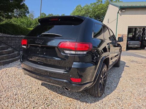 Used 2019 Jeep Grand Cherokee Altitude AWD/4WD image 6