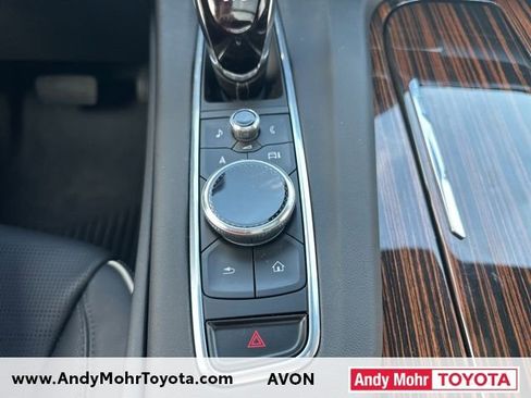 Used 2023 Cadillac Escalade Premium Luxury image 28