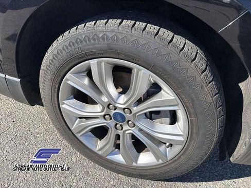 Used 2022 Ford Edge Titanium image 17