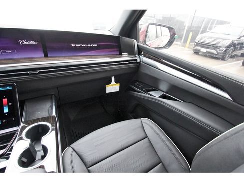 New 2026 Cadillac Escalade Luxury w/ Touring Package AWD/4WD image 10
