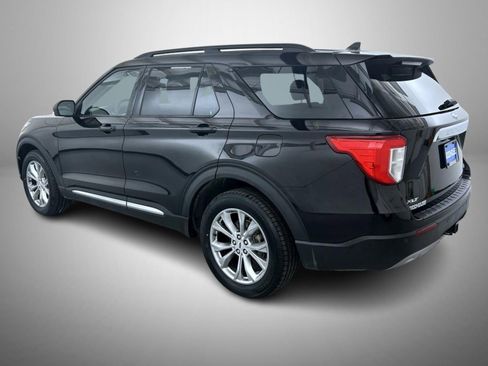 Used 2023 Ford Explorer XLT w/ Equipment Group 202A image 7