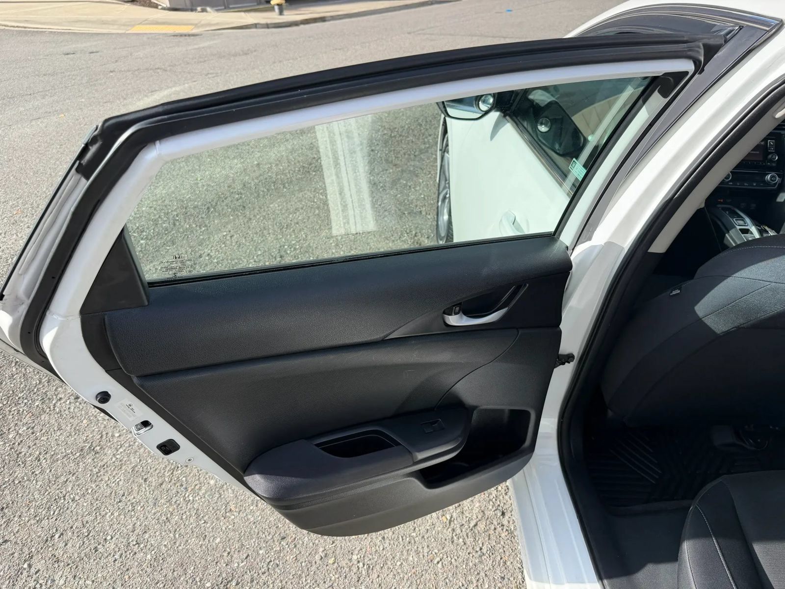 Used 2019 Honda Insight LX image 25