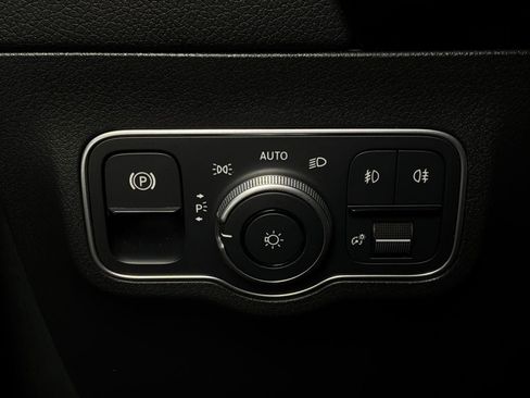 Used 2025 Mercedes-Benz GLA 250 image 26