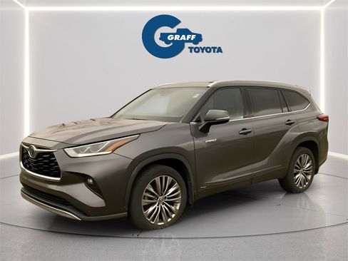 Used 2020 Toyota Highlander Platinum image 9
