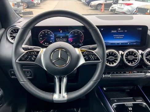 Used 2026 Mercedes-Benz GLA 250 4MATIC image 4