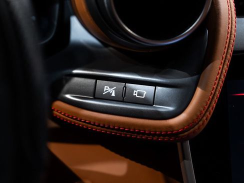 Used 2018 Ferrari GTC4Lusso AWD/4WD image 37