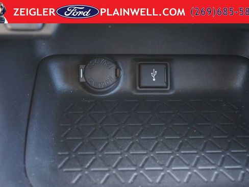 Used 2021 Toyota RAV4 LE AWD/4WD image 19