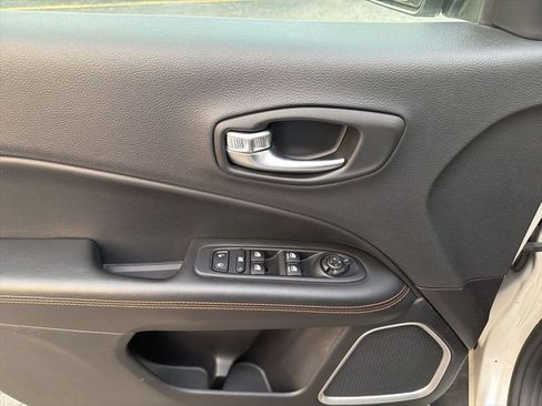 Certified 2018 Jeep Compass Limited w/ Navigation Group image 10