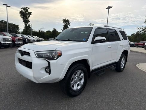 Used 2023 Toyota 4Runner SR5 Premium w/ Moonroof Package AWD/4WD image 8