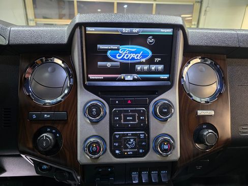 Used 2015 Ford F250 Lariat w/ Lariat Ultimate Package image 31