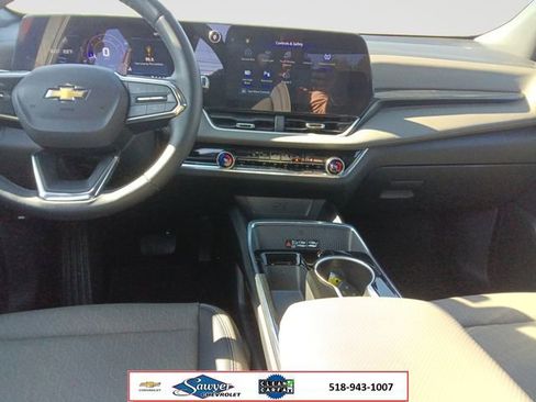 Used 2025 Chevrolet Equinox LT w/ Convenience Package II AWD/4WD image 15