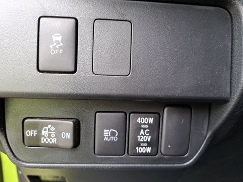 Used 2023 Toyota Tacoma TRD Off-Road w/ Technology Package AWD/4WD image 20