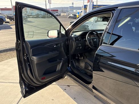 Used 2023 Honda Ridgeline Sport image 10