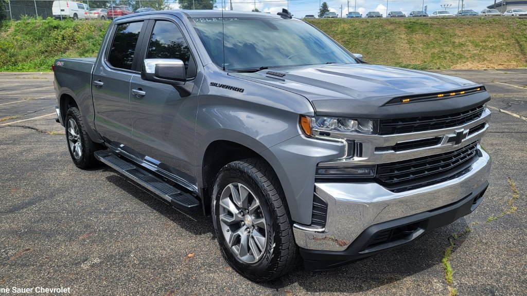 Used 2022 Chevrolet Silverado 1500 LT w/ Bed Protection Package AWD/4WD image 2
