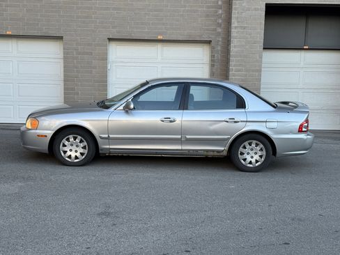 Used 2004 Kia Optima EX image 2