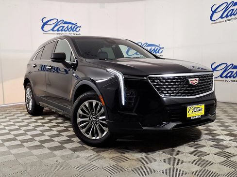 Used 2025 Cadillac XT4 Premium Luxury FWD image 1