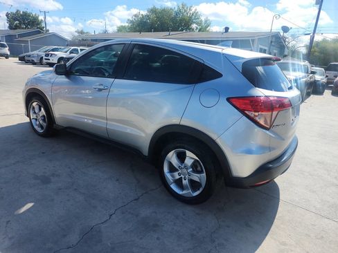 Used 2016 Honda HR-V LX image 4