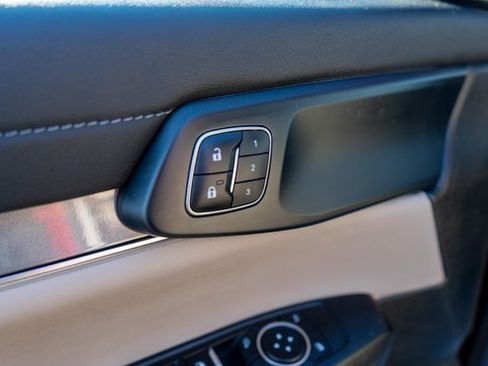 Used 2025 Ford Ranger Lariat w/ Advanced Towing Package image 15